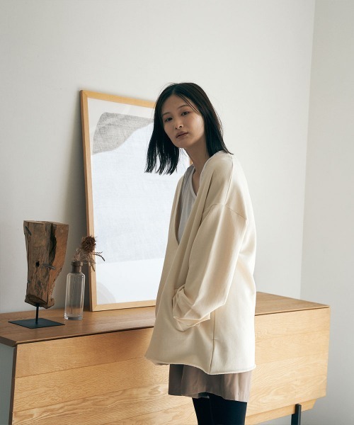 marjour（マージュール）の「SWEAT VNECK PULLOVER（スウェット・レディース・アイボリー/ブラック・M）」の15枚目の写真