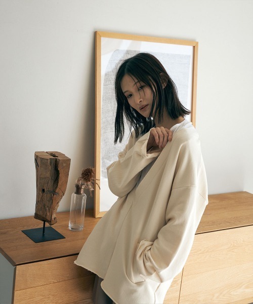 marjour（マージュール）の「SWEAT VNECK PULLOVER（スウェット・レディース・アイボリー/ブラック・M）」の17枚目の写真