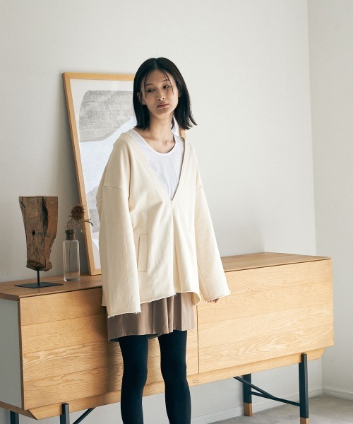 marjour（マージュール）の「SWEAT VNECK PULLOVER（スウェット・レディース・アイボリー/ブラック・M）」の19枚目の写真