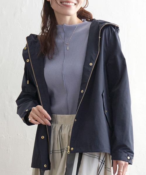 ikka（イッカ）の「撥水マウンテンパーカー（マウンテンパーカー・レディース・ベージュ/ネイビー/グリーン系その他/オフホワイト・S/M/L）」の4枚目の写真