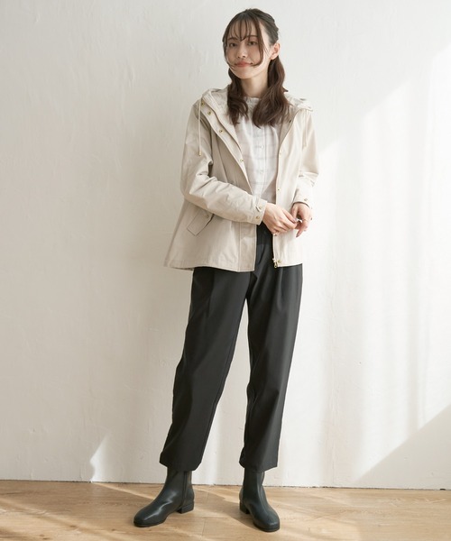 ikka（イッカ）の「撥水マウンテンパーカー（マウンテンパーカー・レディース・ベージュ/ネイビー/グリーン系その他/オフホワイト・S/M/L）」の5枚目の写真