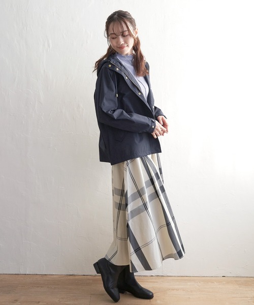 ikka（イッカ）の「撥水マウンテンパーカー（マウンテンパーカー・レディース・ベージュ/ネイビー/グリーン系その他/オフホワイト・S/M/L）」の12枚目の写真