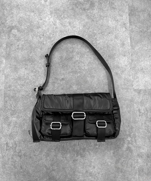 LVEU.（ラブユ.）の「【LVEU.】ミニポケットデザインハンドバッグ / バッグ 鞄 BAG ハンドバッグ ショルダー ワンショルダー スクエア ポケット ミニ 合皮 ブラック シルバー（ショルダーバッグ・レディース・ブラック/シルバー・FREE）」の11枚目の写真