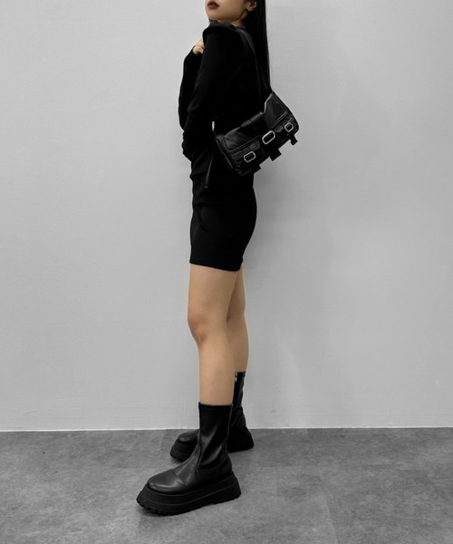 LVEU.（ラブユ.）の「【LVEU.】ミニポケットデザインハンドバッグ / バッグ 鞄 BAG ハンドバッグ ショルダー ワンショルダー スクエア ポケット ミニ 合皮 ブラック シルバー（ショルダーバッグ・レディース・ブラック/シルバー・FREE）」の16枚目の写真