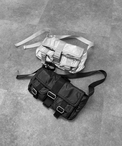 LVEU.（ラブユ.）の「【LVEU.】ミニポケットデザインハンドバッグ / バッグ 鞄 BAG ハンドバッグ ショルダー ワンショルダー スクエア ポケット ミニ 合皮 ブラック シルバー（ショルダーバッグ・レディース・ブラック/シルバー・FREE）」の20枚目の写真