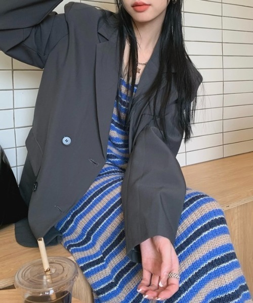 LADY LIKE(レディライク)の「4つボタンゆったりダブルジャケット(テーラードジャケット・レディース・ダークグレー/ベージュ・M)」の5枚目の写真