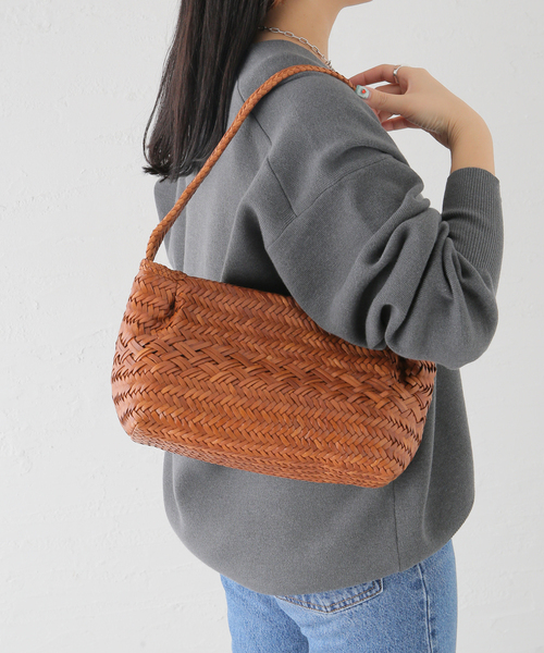 FRAMeWORK(フレームワーク)の「【MAISON N.H PARIS/メゾン エヌ アッシュ パリ】Leather LUCIE CUIR Tote(クラッチバッグ・レディース・ベージュ/ブラック・FREE)」の22枚目の写真