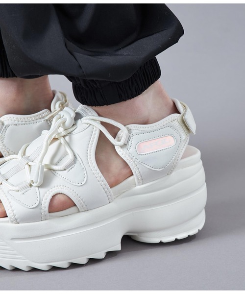 ANAP GｉRL（アナップガール）の「厚底スニーカーサンダル（サンダル・キッズ・ブラック/ホワイト・XS/S/M/L）」の15枚目の写真