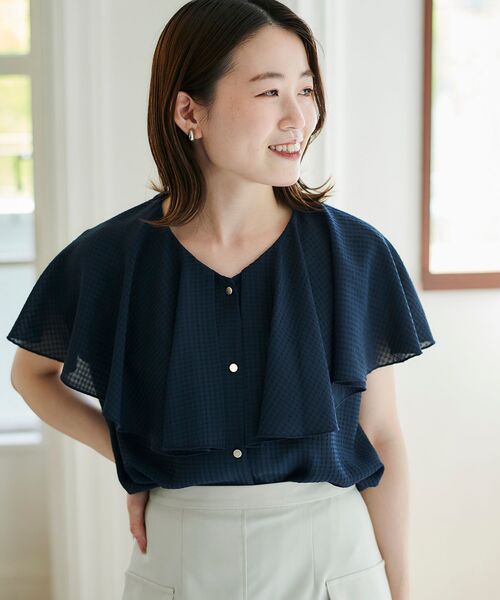 le.coeur blanc(ルクールブラン)の「シアーギンガムケープブラウス(シャツ/ブラウス・レディース・グリーン/ネイビー・38)」の16枚目の写真