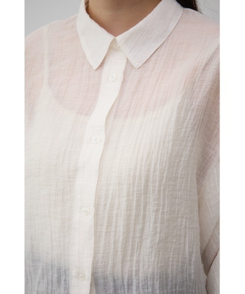 AZUL by moussy（アズールバイマウジー）の「ギャザーデザインクロップドシアーシャツ（シャツ/ブラウス・レディース・オフホワイト/ブラック/ライトカーキ・FREE）」の10枚目の写真