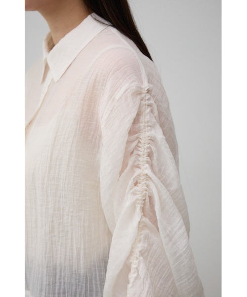 AZUL by moussy（アズールバイマウジー）の「ギャザーデザインクロップドシアーシャツ（シャツ/ブラウス・レディース・オフホワイト/ブラック/ライトカーキ・FREE）」の11枚目の写真