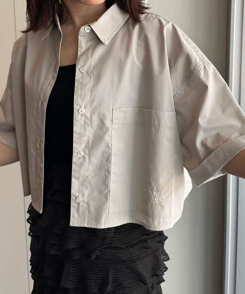 U.S. POLO ASSN.(ユーエスポロアッスン)の「RANAN/solleim別注【U.S.POLO ASSN.】ビックポケットクロップド刺繍シャツ(シャツ/ブラウス・レディース・ライトブルー/オフホワイト/ライトグレー・M/L)」の2枚目の写真