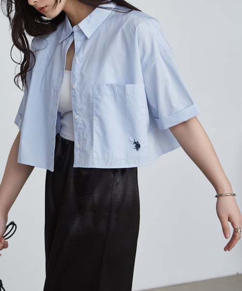 U.S. POLO ASSN.(ユーエスポロアッスン)の「RANAN/solleim別注【U.S.POLO ASSN.】ビックポケットクロップド刺繍シャツ(シャツ/ブラウス・レディース・ライトブルー/オフホワイト/ライトグレー・M/L)」の5枚目の写真