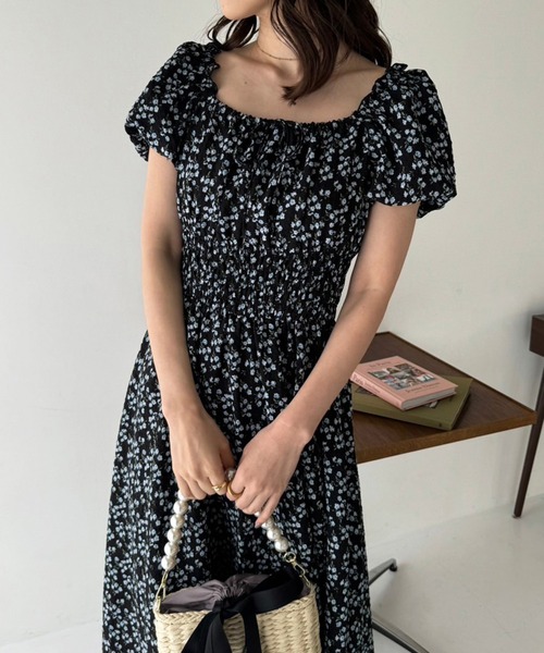 one after another NICE CLAUP(ワンアフターアナザーナイスクラップ)の「シャーリングパフスリーブワンピース【S/Mサイズ展開】(ワンピース・レディース・オフホワイト/ブラック系その他/ホワイト系その他/ブラック・SMALL/MEDIUM)」の19枚目の写真