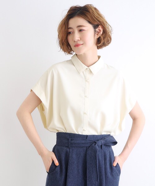 grove(グローブ)の「◆【洗える・防シワ・UVカット】パール調釦とろみシャツ(シャツ/ブラウス・レディース・スミクロ/サックスブルー/オフホワイト・02/03/01/04/05)」の1枚目の写真
