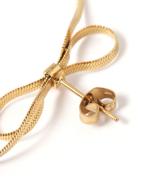 BAYFLOW（ベイフロー）の「ステンレスリボンスタッズピアス（ピアス（両耳用）・レディース・シルバー/ゴールド・FREE）」の5枚目の写真