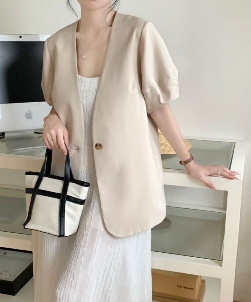 ABITOKYO(アビトーキョー)の「バルーン袖ノーカラージャケット(ノーカラージャケット・レディース・ベージュ/ブラック・L/M/XL)」の3枚目の写真