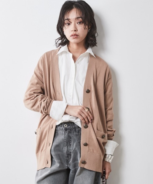 CHIC STYLE(シックスタイル)の「 レタードカーディガン <大きいサイズ有>シックスタイル (カーディガン/ボレロ・レディース・カーキ/ブラック/ベージュ・M/L/LL/3L/4L/5L)」の3枚目の写真