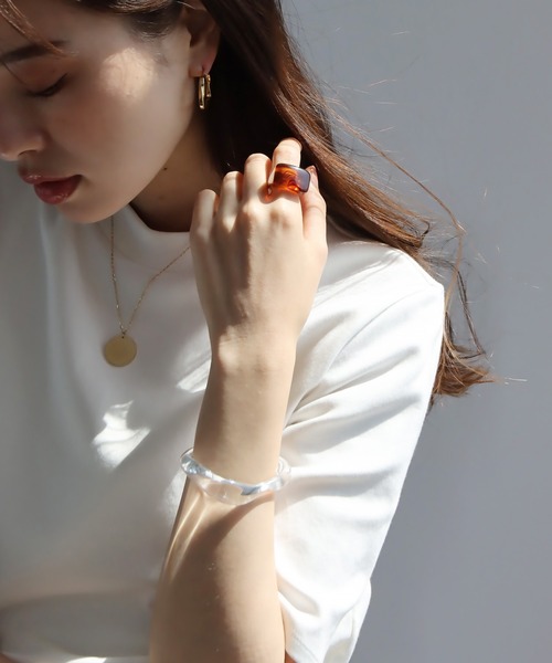 abaskdesign（アバスクデザイン）の「ニュアンスライン アクリルカラークリアバングル（バングル/リストバンド・レディース・ブラウン/グリーン/クリア・FREE）」の11枚目の写真