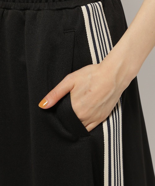 niko and...（ニコアンド）の「サイドラインスカート（スカート・レディース・グリーン/ブラック/アイボリー・FREE）」の6枚目の写真