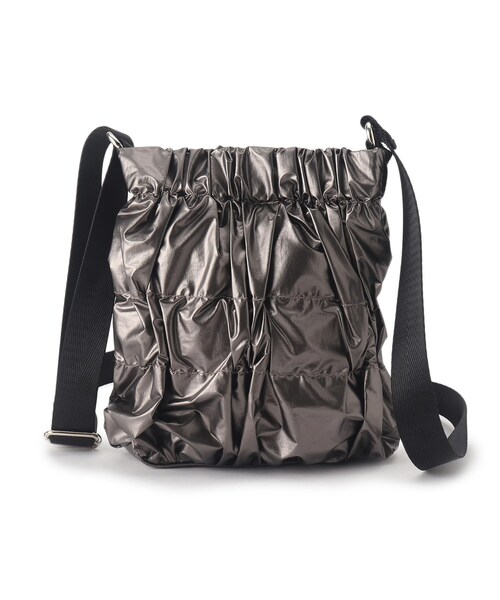SHOO・LA・RUE（シューラルー）の「◆コーデのアクセントに ギャザーミニショルダーバッグ（ショルダーバッグ・レディース・シルバー/ブラック/ブロンズ・00）」の3枚目の写真