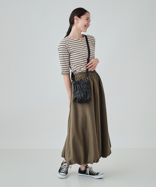 SHOO・LA・RUE（シューラルー）の「◆コーデのアクセントに ギャザーミニショルダーバッグ（ショルダーバッグ・レディース・シルバー/ブラック/ブロンズ・00）」の17枚目の写真