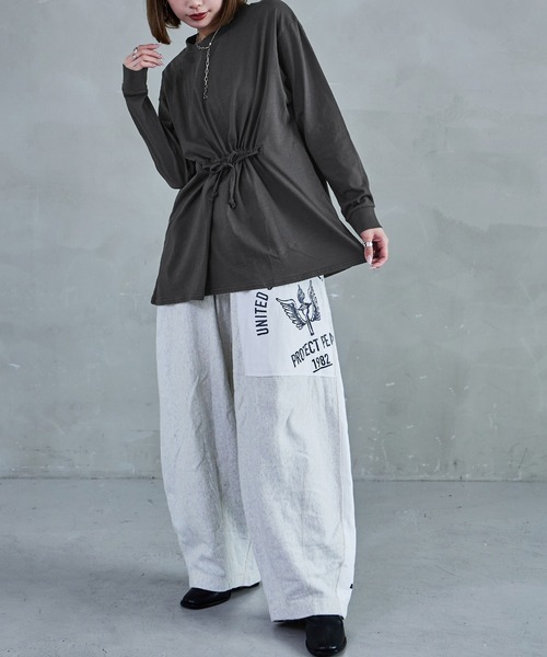 Fashion Letter（ファッションレター）の「【M-5L】ウエストギャザーカットソー 長袖 ロングスリーブ カットソー トップス Tシャツ（Tシャツ/カットソー・レディース・ブラック/チャコールグレー/オフホワイト・M～Ｌ/4L～5L/LL～3L）」の15枚目の写真