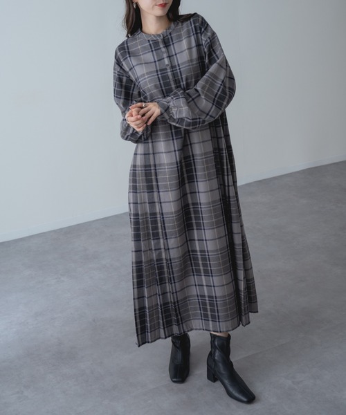 refinedworks(リファインドワークス)の「【refinedworks】 オリジナル起毛チェックのプリーツワンピース!(ワンピース・レディース・ブルー/ブラック/レッド/オリーブ×ブラック/イエロー/ボルドー/ネイビー/グリーン/グレー・FREE)」の12枚目の写真