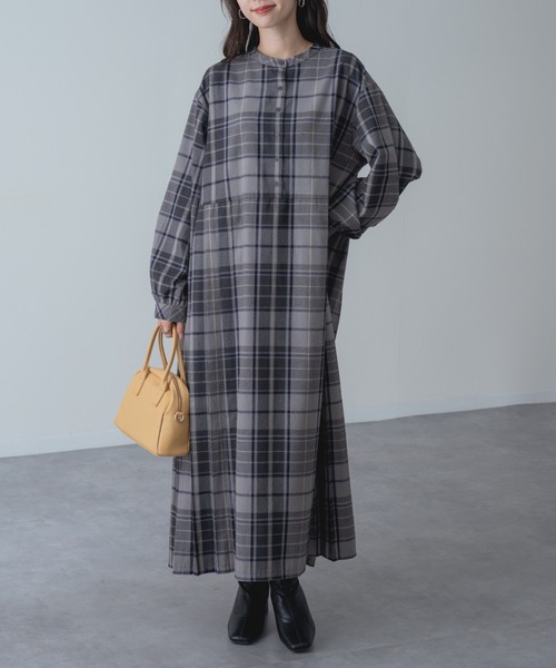 refinedworks(リファインドワークス)の「【refinedworks】 オリジナル起毛チェックのプリーツワンピース!(ワンピース・レディース・ブルー/ブラック/レッド/オリーブ×ブラック/イエロー/ボルドー/ネイビー/グリーン/グレー・FREE)」の18枚目の写真