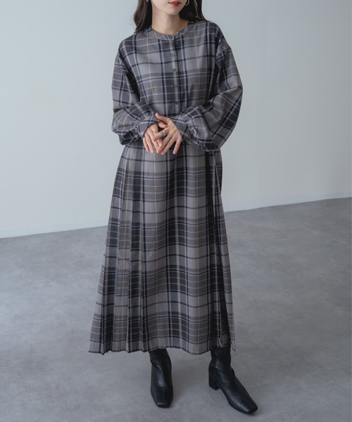 refinedworks(リファインドワークス)の「【refinedworks】 オリジナル起毛チェックのプリーツワンピース!(ワンピース・レディース・ブルー/ブラック/レッド/オリーブ×ブラック/イエロー/ボルドー/ネイビー/グリーン/グレー・FREE)」の20枚目の写真