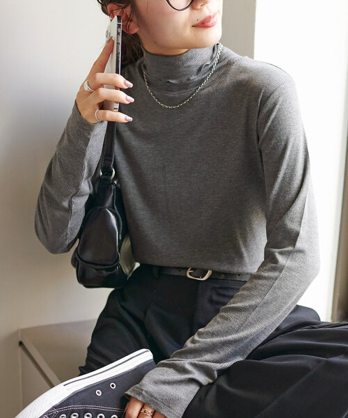 DISCOAT(ディスコート)の「ソフトリブタートル《WEB限定カラーあり》(Tシャツ/カットソー・レディース・グレー系その他/グリーン系その他/グリーン/オレンジ/グレー/レッド/オフホワイト/ピンク/ブラック/チャコールグレー・FREE)」の3枚目の写真