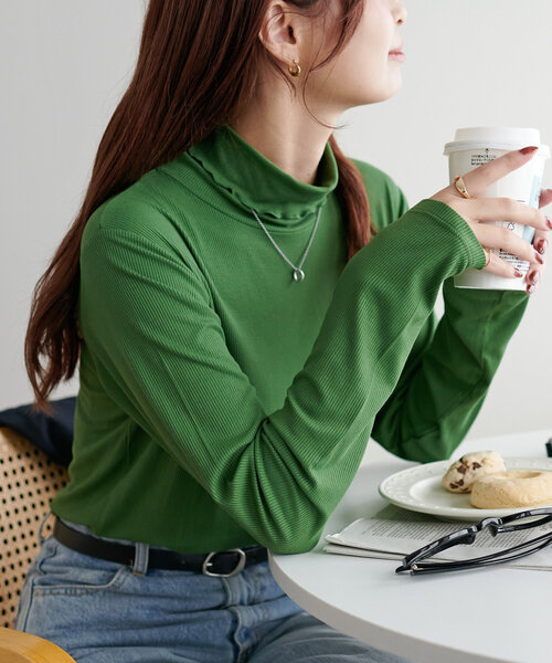 DISCOAT(ディスコート)の「ソフトリブタートル《WEB限定カラーあり》(Tシャツ/カットソー・レディース・グレー系その他/グリーン系その他/グリーン/オレンジ/グレー/レッド/オフホワイト/ピンク/ブラック/チャコールグレー・FREE)」の6枚目の写真