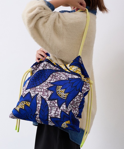 TOPKAPI COULEUR(トプカピクリュ)の「【TOPKAPI COULEUR】アフリカン柄 パラコード ハンドル トート バッグ(トートバッグ・レディース・パープル/グリーン/ブルー/イエロー/ロイヤルブルー・FREE)」の4枚目の写真