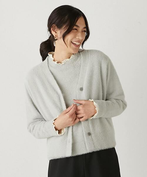 MELROSE claire（メルローズ クレール）の「【落ち着いた煌きラメフェザー大人Vネックカーディガン】（ニット/セーター・レディース・キャメル/グレー/チャコールグレー・FREE）」の3枚目の写真