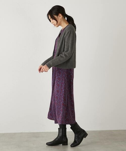 MELROSE claire（メルローズ クレール）の「【落ち着いた煌きラメフェザー大人Vネックカーディガン】（ニット/セーター・レディース・キャメル/グレー/チャコールグレー・FREE）」の16枚目の写真