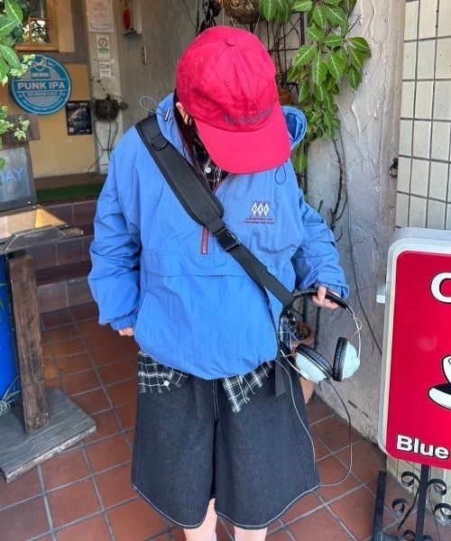 nemne store（ネンネストア）の「【keel】配色ドローコードナイロンテックアノラック（ブルゾン・レディース・ネイビー/ブルー/アイボリー/ボルドー・SMALL/MEDIUM）」の14枚目の写真