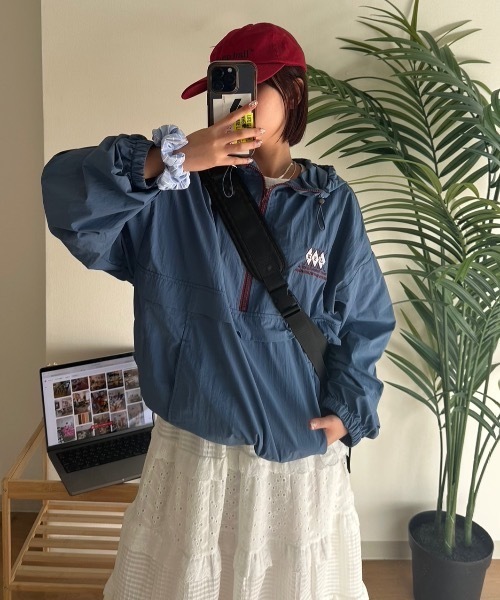 nemne store（ネンネストア）の「【keel】配色ドローコードナイロンテックアノラック（ブルゾン・レディース・ネイビー/ブルー/アイボリー/ボルドー・SMALL/MEDIUM）」の16枚目の写真