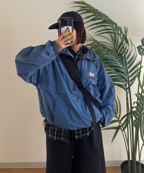 nemne store（ネンネストア）の「【keel】配色ドローコードナイロンテックアノラック（ブルゾン・レディース・ネイビー/ブルー/アイボリー/ボルドー・SMALL/MEDIUM）」の18枚目の写真