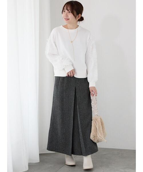 Te chichi TERRASSE（テチチテラス）の「袖チュールフリル裏毛スウェット（その他トップス・レディース・キナリ/ブラック/オフホワイト・F）」の6枚目の写真