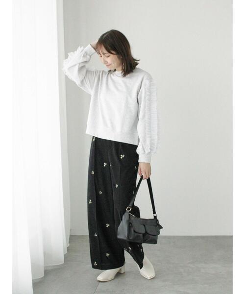 Te chichi TERRASSE（テチチテラス）の「袖チュールフリル裏毛スウェット（その他トップス・レディース・キナリ/ブラック/オフホワイト・F）」の8枚目の写真