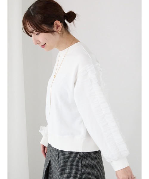 Te chichi TERRASSE（テチチテラス）の「袖チュールフリル裏毛スウェット（その他トップス・レディース・キナリ/ブラック/オフホワイト・F）」の2枚目の写真