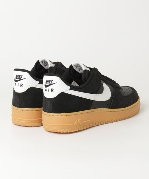 NIKE(ナイキ)の「AIR FORCE 1 '07 LV8(スニーカー・メンズ・ブラック・26.0cm/26.5cm/27.0cm/27.5cm/28.0cm/25.5cm/29.0cm)」の7枚目の写真