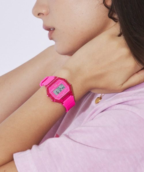 ICE WATCH(アイスウォッチ)の「【ICE-WATCH / アイスウォッチ】ICE DIGIT RETRO / 腕時計 / ユニセックス / ギフト / シリコン【WEB限定】(デジタル腕時計・レディース・ブラック/サックスブルー/エメラルド/ホワイト/ピンク/レッド/イエロー/オレンジ・フリー)」の7枚目の写真