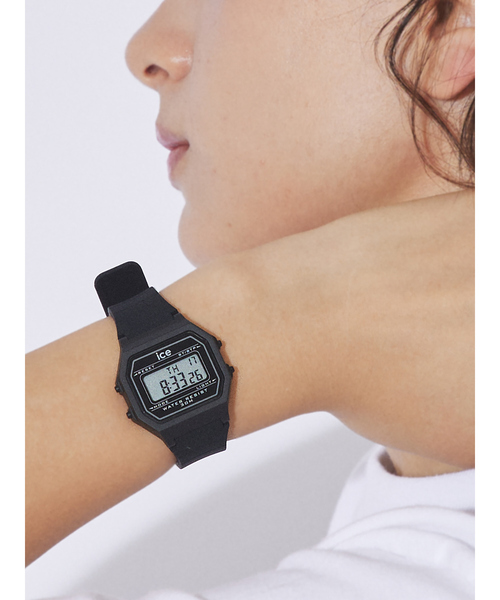 ICE WATCH(アイスウォッチ)の「【ICE-WATCH / アイスウォッチ】ICE DIGIT RETRO / 腕時計 / ユニセックス / ギフト / シリコン【WEB限定】(デジタル腕時計・レディース・ブラック/サックスブルー/エメラルド/ホワイト/ピンク/レッド/イエロー/オレンジ・フリー)」の3枚目の写真