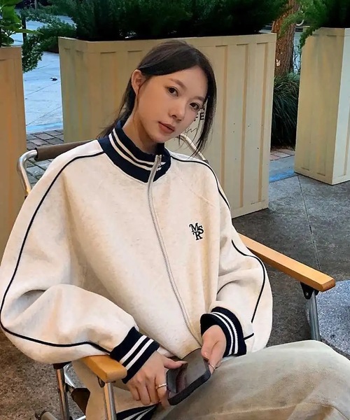 Teem Store（チームストア）の「配色ラインスタンドジップアップジャージ（ジャージ・レディース・アイボリー/ネイビー・M/L）」の4枚目の写真