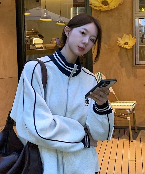 Teem Store（チームストア）の「配色ラインスタンドジップアップジャージ（ジャージ・レディース・アイボリー/ネイビー・M/L）」の7枚目の写真