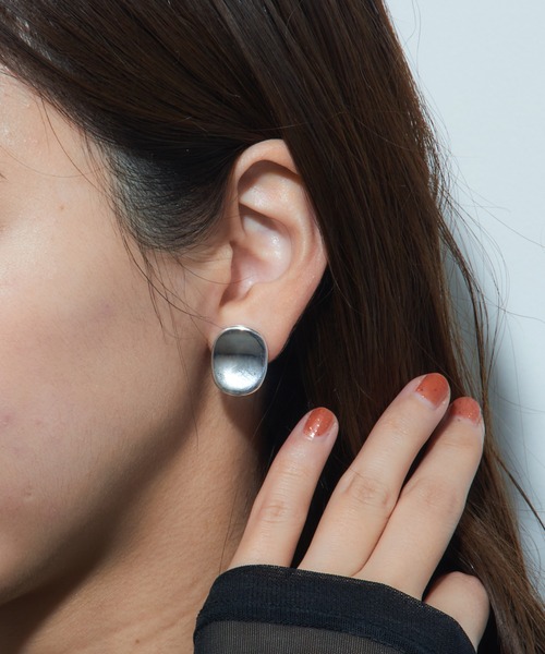 PHILIPPE AUDIBERT(フィリップ オーディベール)の「【PHILIPPE AUDIBERT】Boucles d'oreilles Sima laiton オーバルイヤリング ※BO6455(イヤリング・レディース・シルバー・FREE)」の4枚目の写真