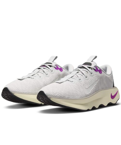 NIKE（ナイキ）の「ナイキ モティバ ウィメンズ ウォーキングシューズ / Nike Motiva Women's Walking Shoes DV1238-009 Photon Dust（スニーカー・レディース・グレー系その他・23/24/25/26/25.5/22.5/24.5/23.5）」の8枚目の写真