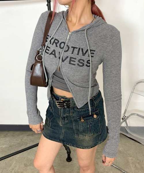 non-hedge(ノンヘッジ)の「リブロゴジップショート丈フードプルオーバー(Tシャツ/カットソー・レディース・ベージュ/ワインレッド/ブラック/オフホワイト/グレー・FREE)」の8枚目の写真