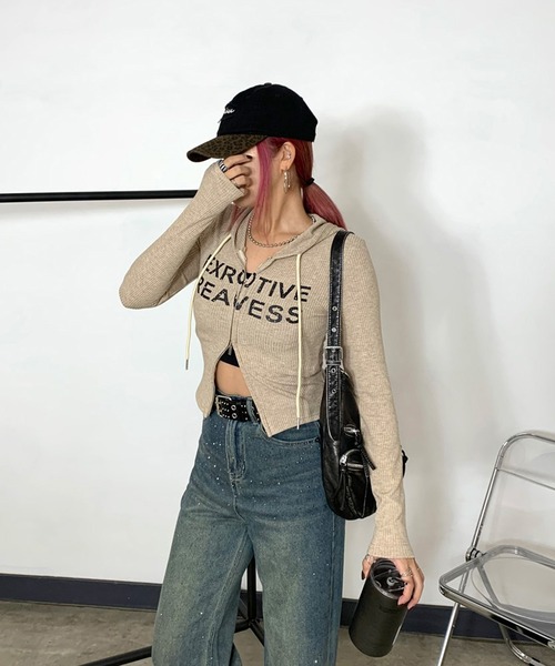 non-hedge(ノンヘッジ)の「リブロゴジップショート丈フードプルオーバー(Tシャツ/カットソー・レディース・ベージュ/ワインレッド/ブラック/オフホワイト/グレー・FREE)」の11枚目の写真